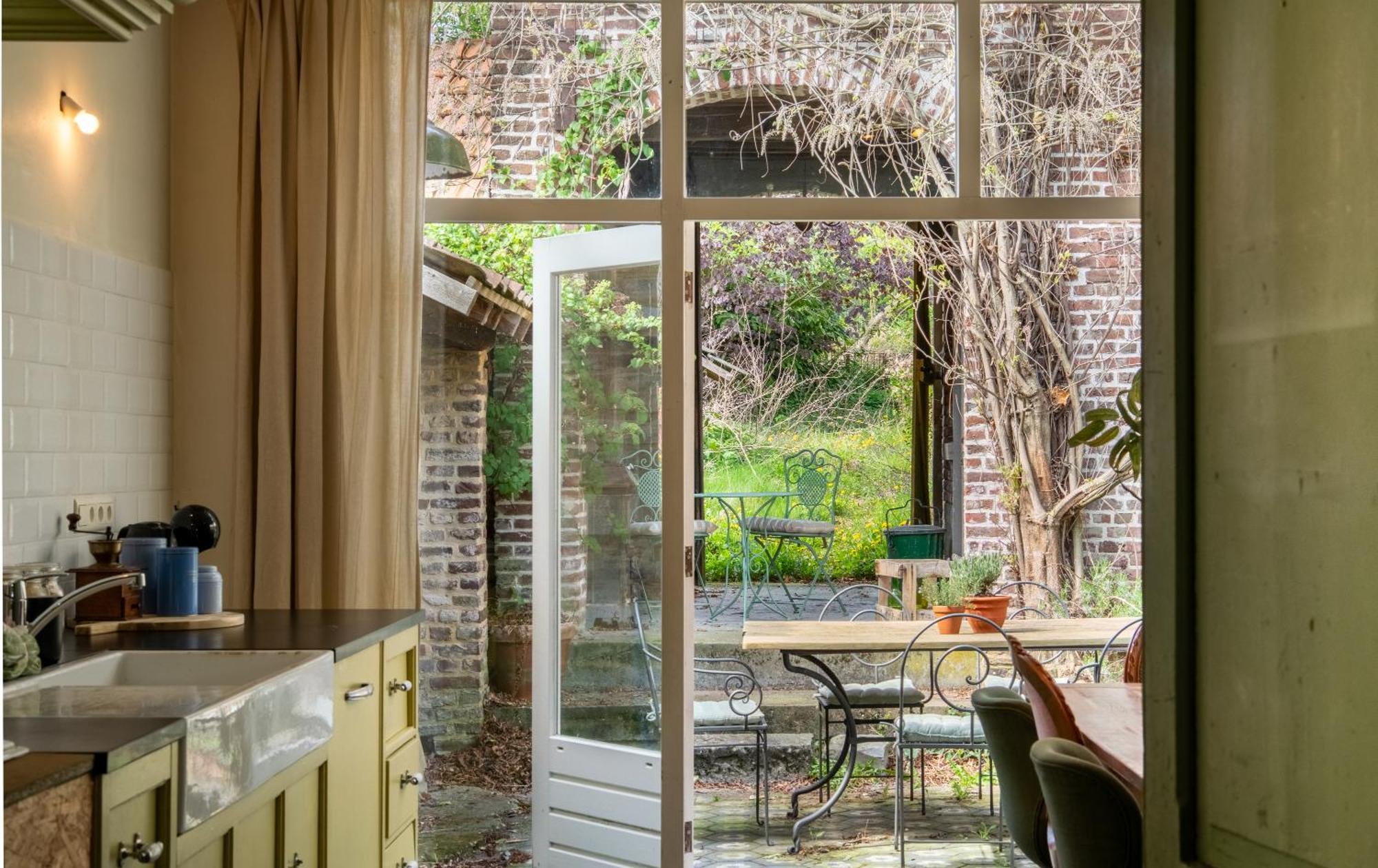Maas Suites - The French House Ланакен Экстерьер фото