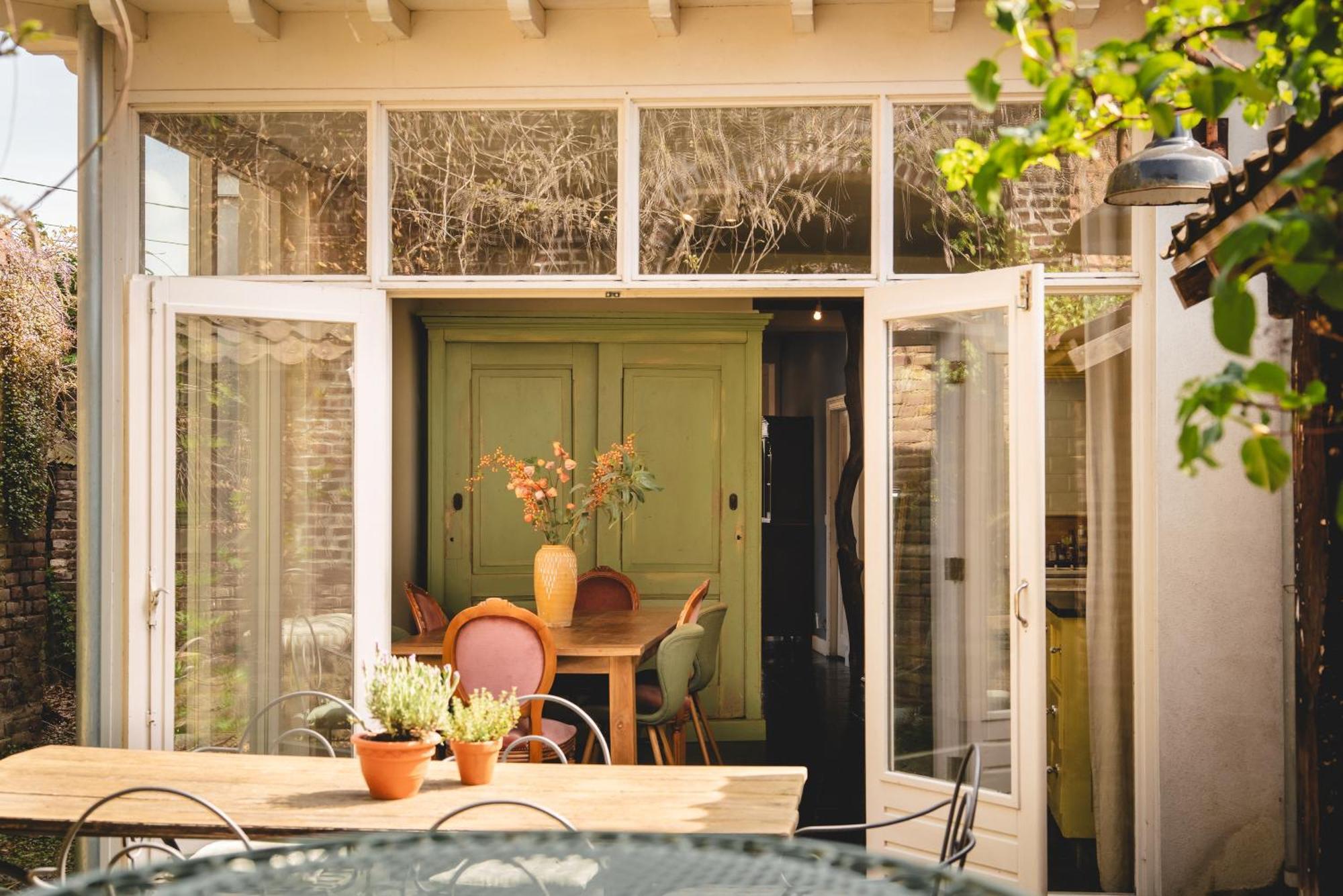 Maas Suites - The French House Ланакен Экстерьер фото